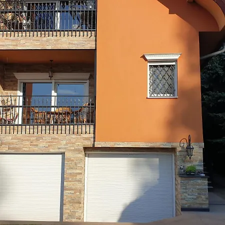 Endrodi Lakas アパート *