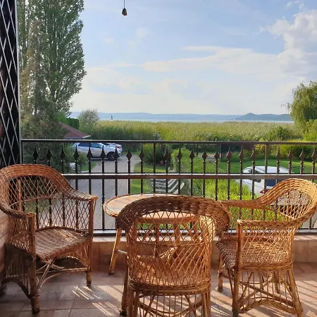 Endrodi Lakas アパート Szántód