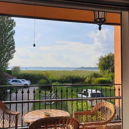 Endrodi Lakas アパート *